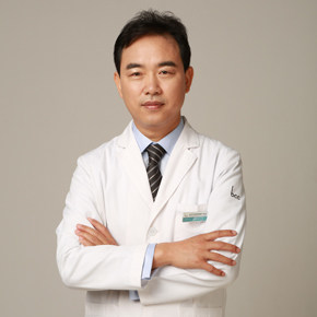 北京做鼻修復(fù)巫文云和薛志強(qiáng)哪個好？